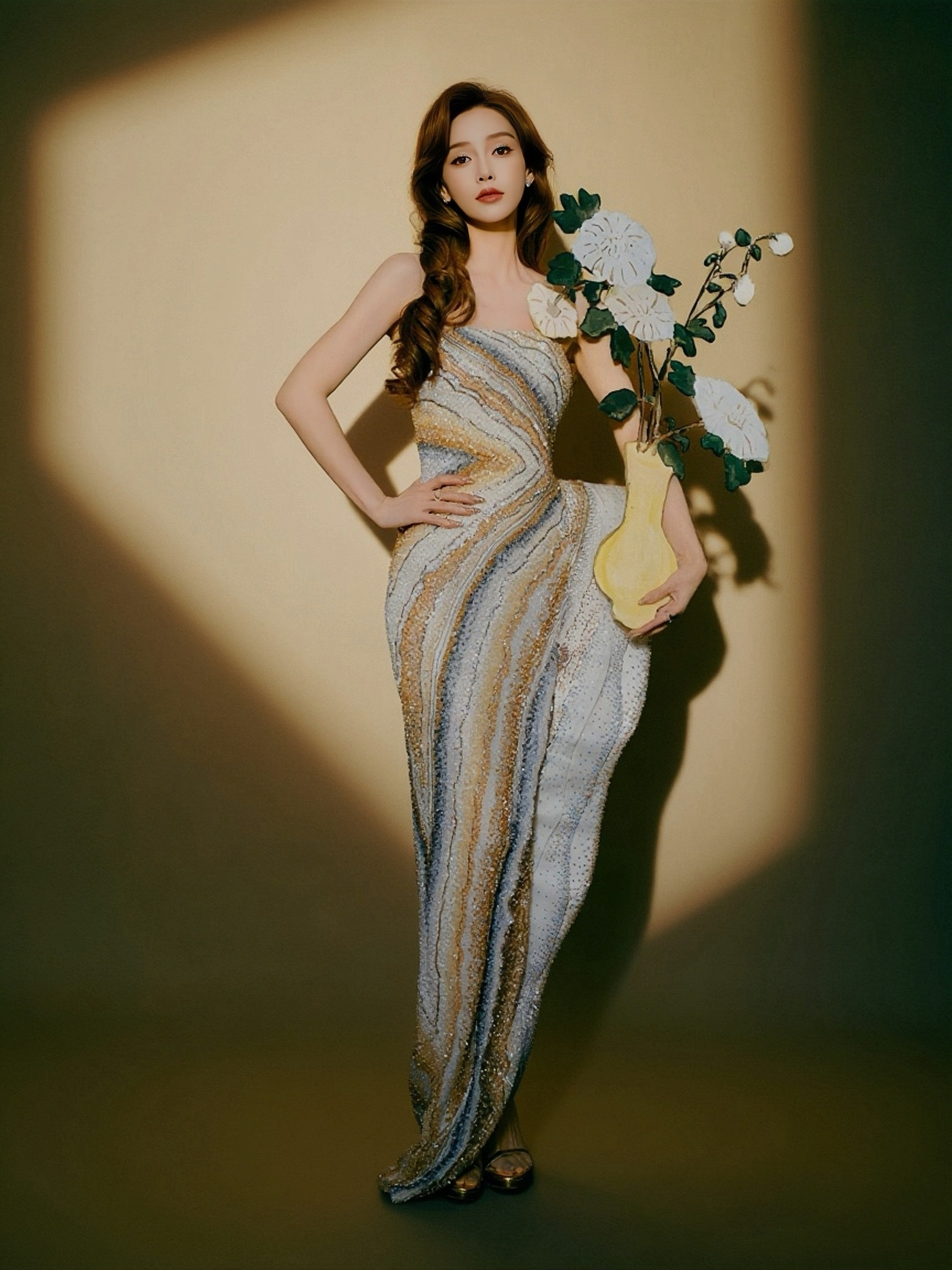 花吻侧脸光藏着复古浪漫/Angelababy杨颖🧡