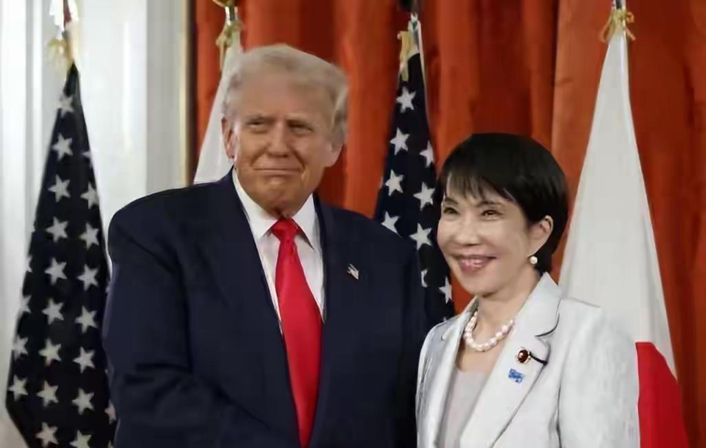 特朗普绝对没想到，日本女首相高市早苗前一刻还对他百依百顺，转眼就触他的霉头。2