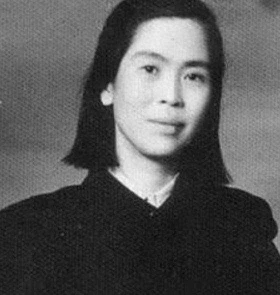 1966年，贺子珍独自前往庐山，所长巧遇她与李敏通话，关切问及：爸爸最近身体还好