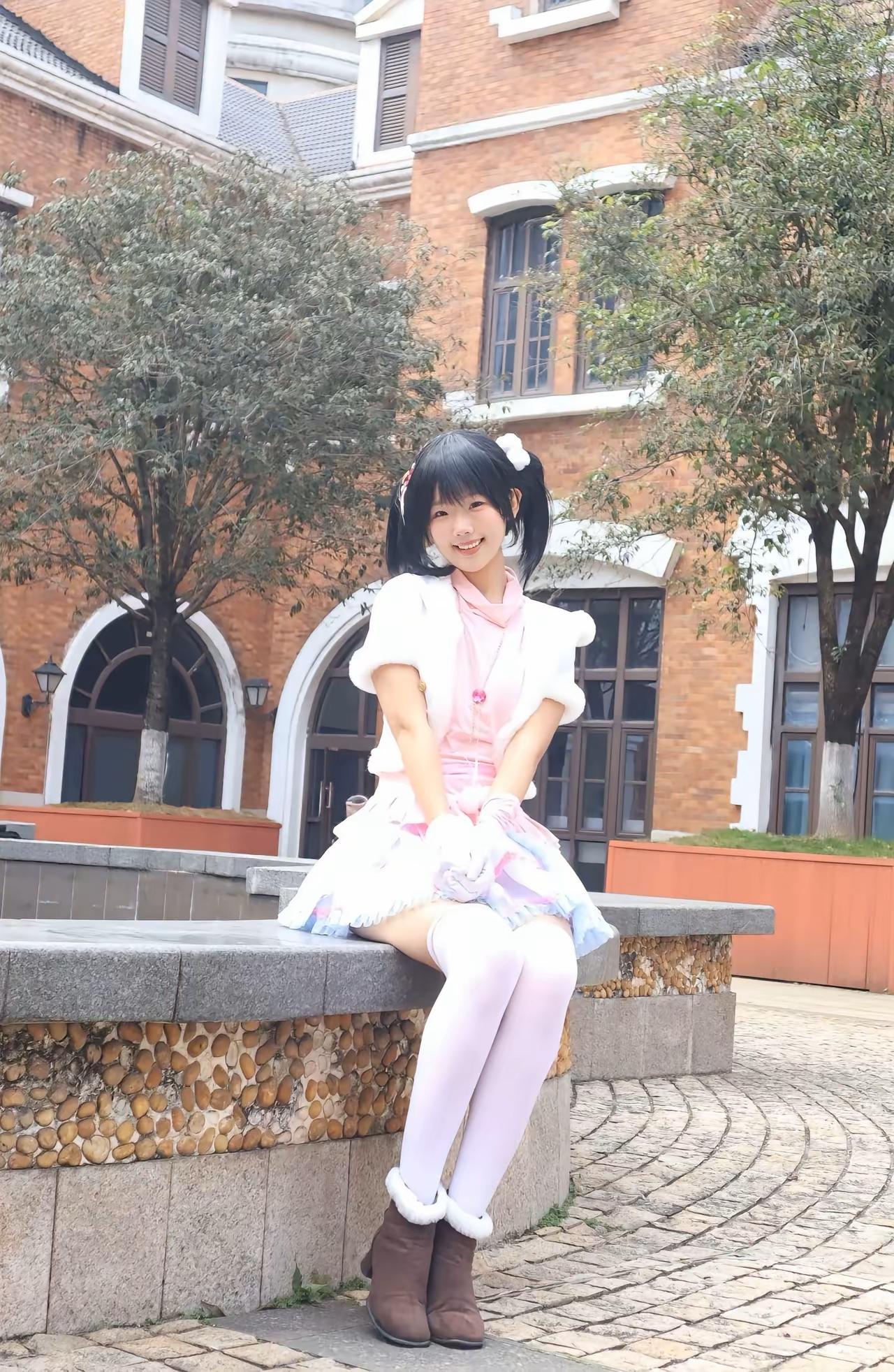 校园少女风，甜美可爱，粉色裙摆，微笑面对每一天🌸💖