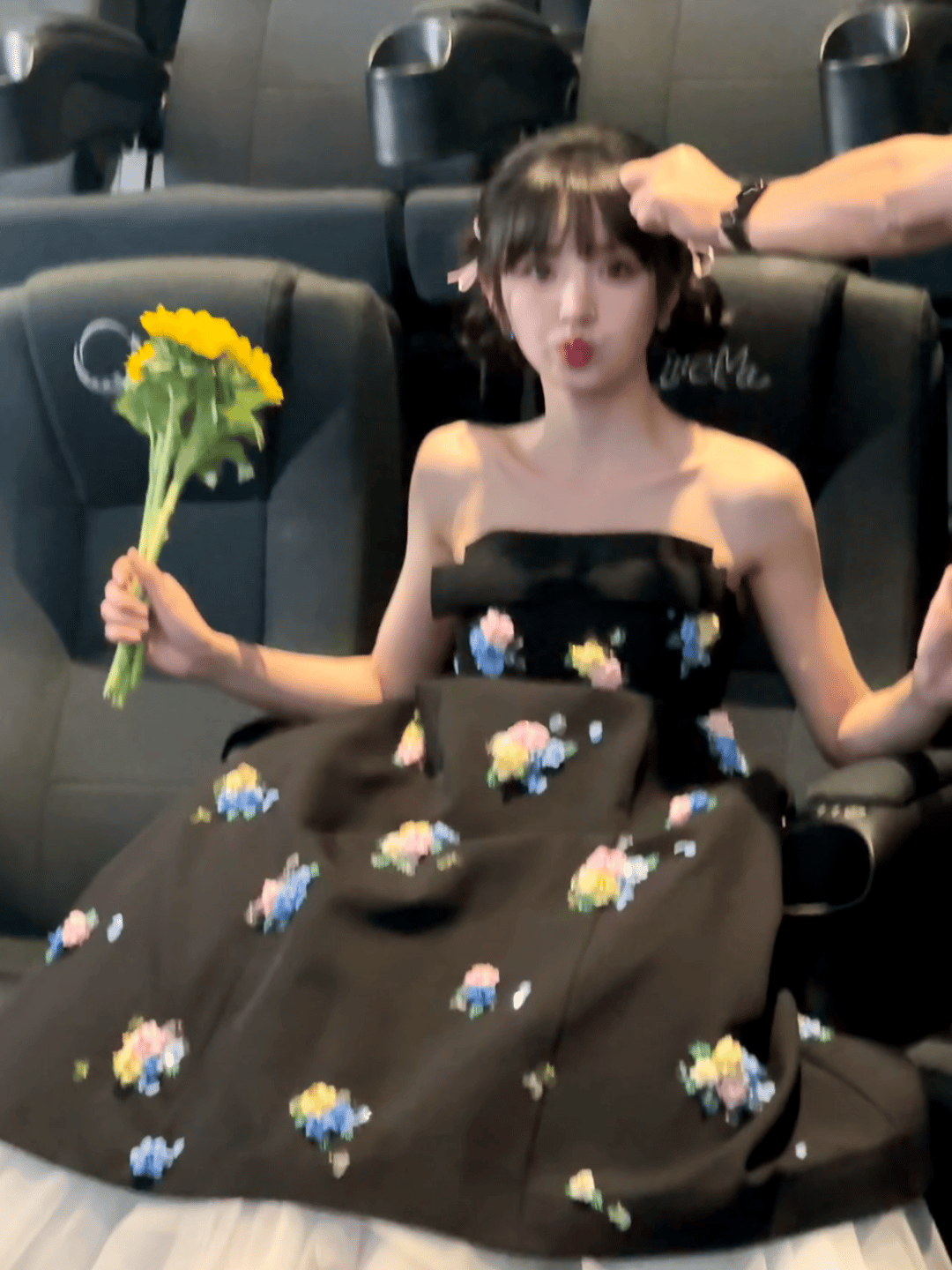 嫁金钗官宣了田曦薇田曦薇新剧看到海报就沦陷！田曦薇演嫁金钗，宅斗故事感拉满，期待