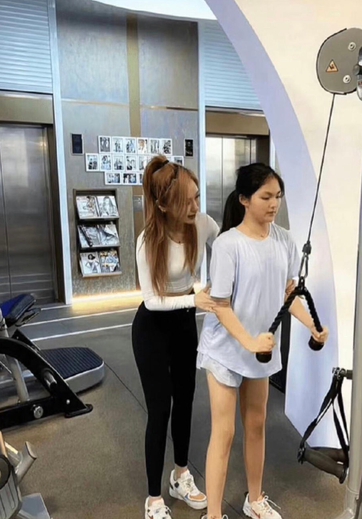 王诗龄的腿比很多女明星的腿都直都瘦吧？真自律