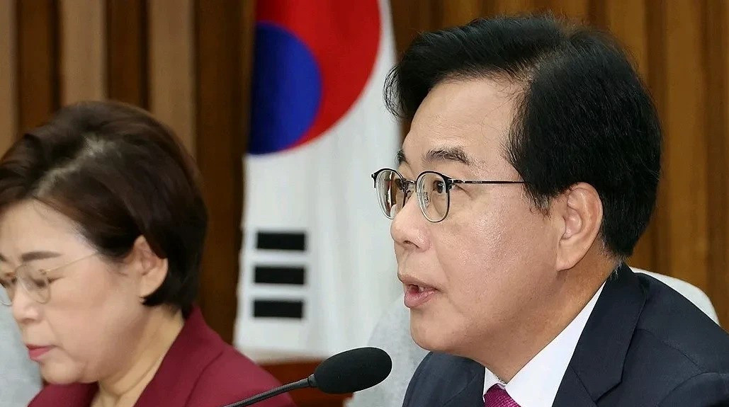 韩国政坛大戏：救总统？推翻判决？韩国政坛炸锅了！在野党大