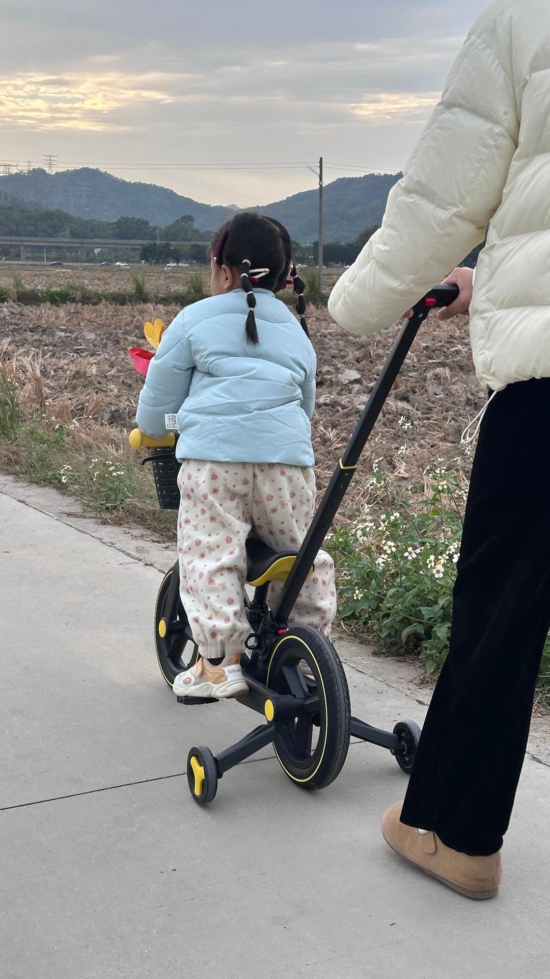 这种舒服的天气一年中就这两个月水稻都收割完了，意味着今年又结束了