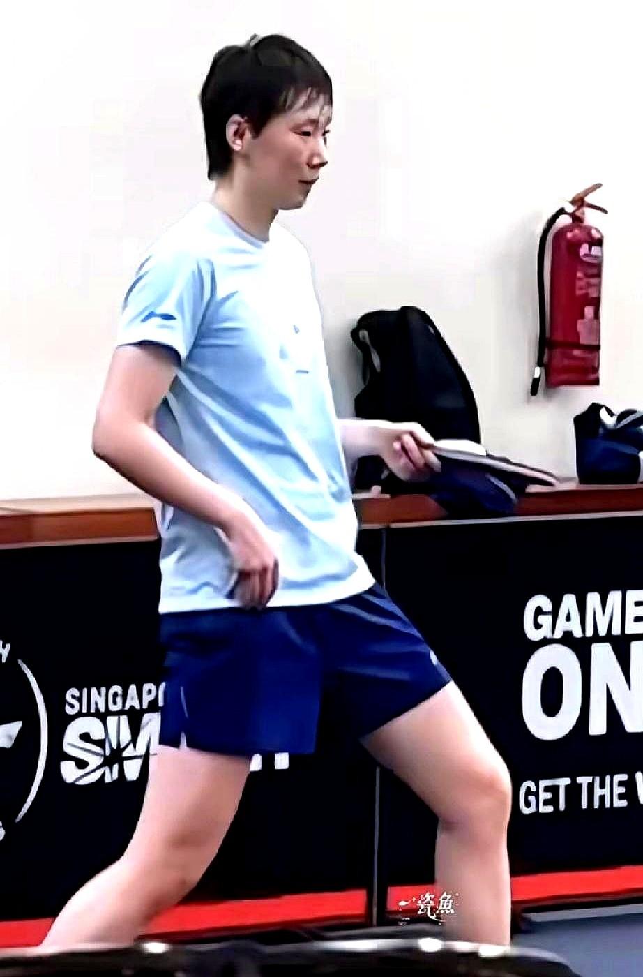 谁能想到，王曼昱沉寂了400多天，竟然被一个新教练彻底激活了？新加坡大满贯首