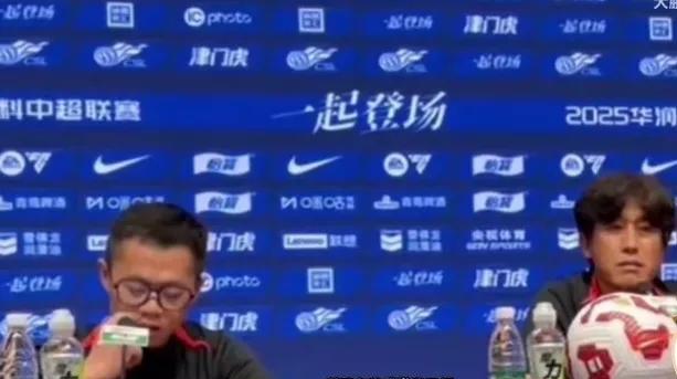 海港机会来了！蓉城主帅今天公开称已经忍了俱乐部6个月了！这样的情况在整个职业联赛
