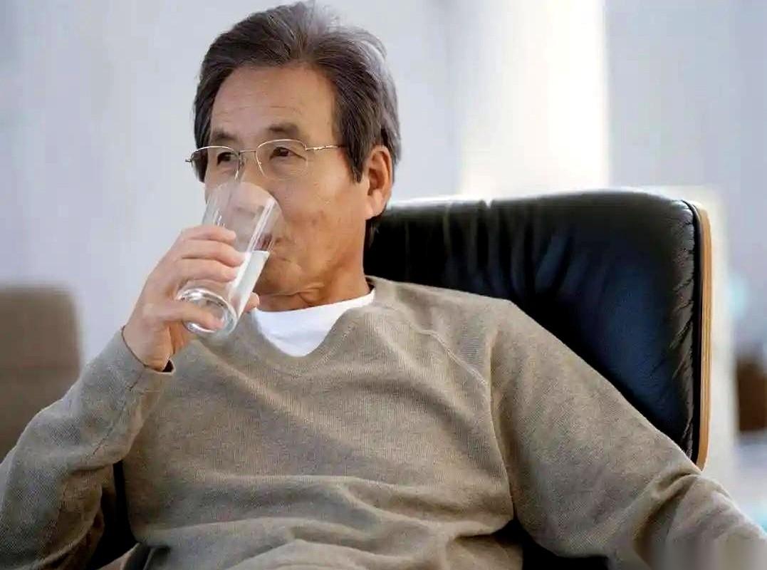 说出来你可能不信，改变我整个人的，不是什么几千块的护肤品，也不是什么大师的健身课