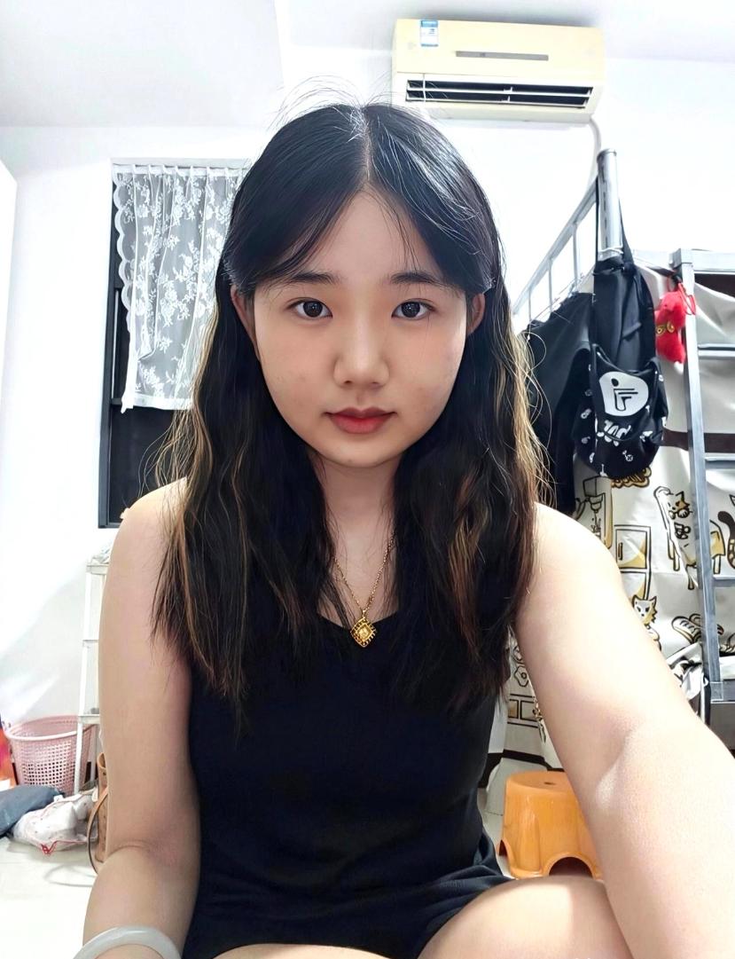 这孩子太懂事了！一名在广州读大三的女生，老家在东北农村。今年中秋和国庆连在一起放