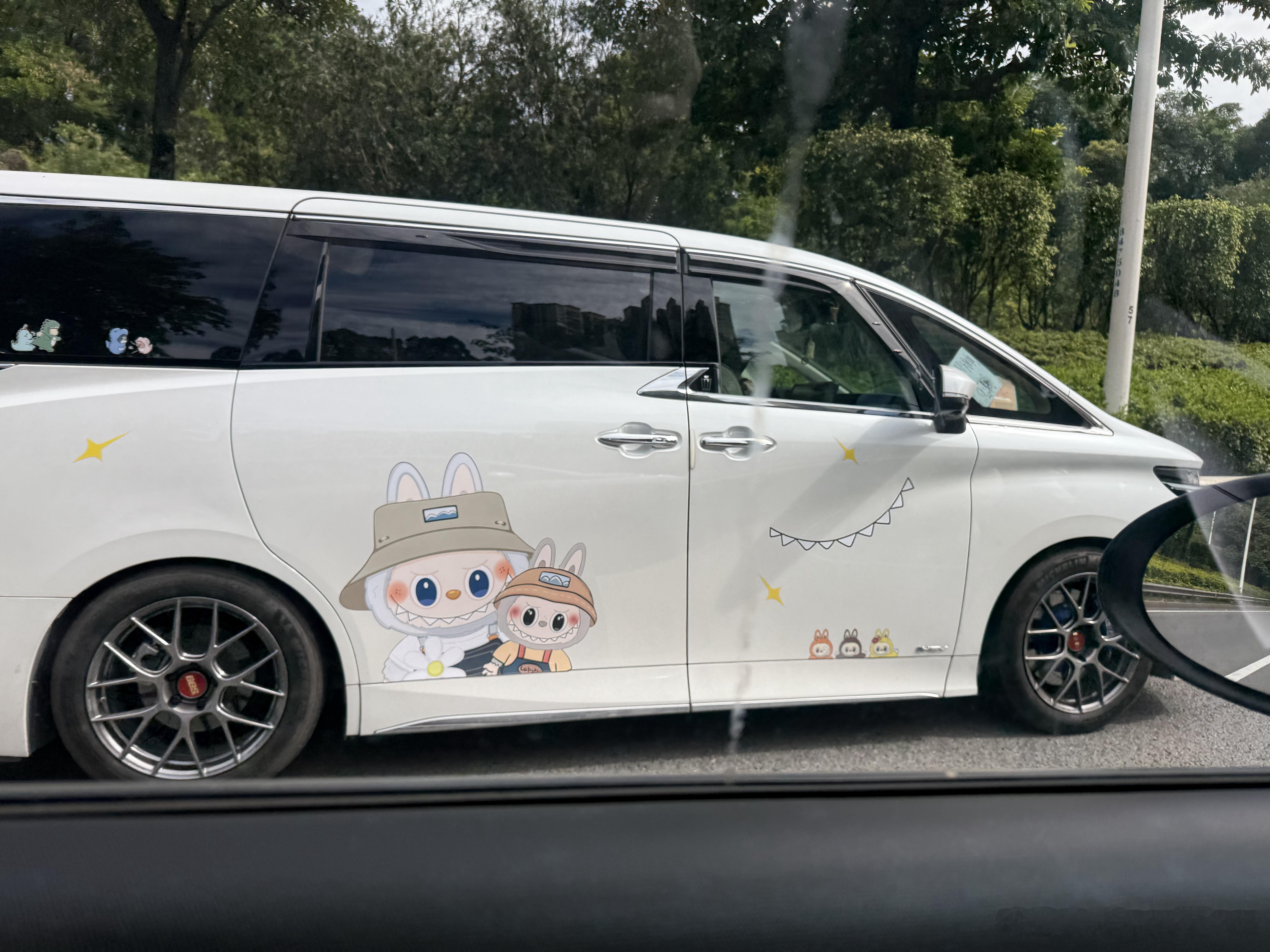 无论什么外观的MPV都容易变成Babyincar的动漫车汽场全开La