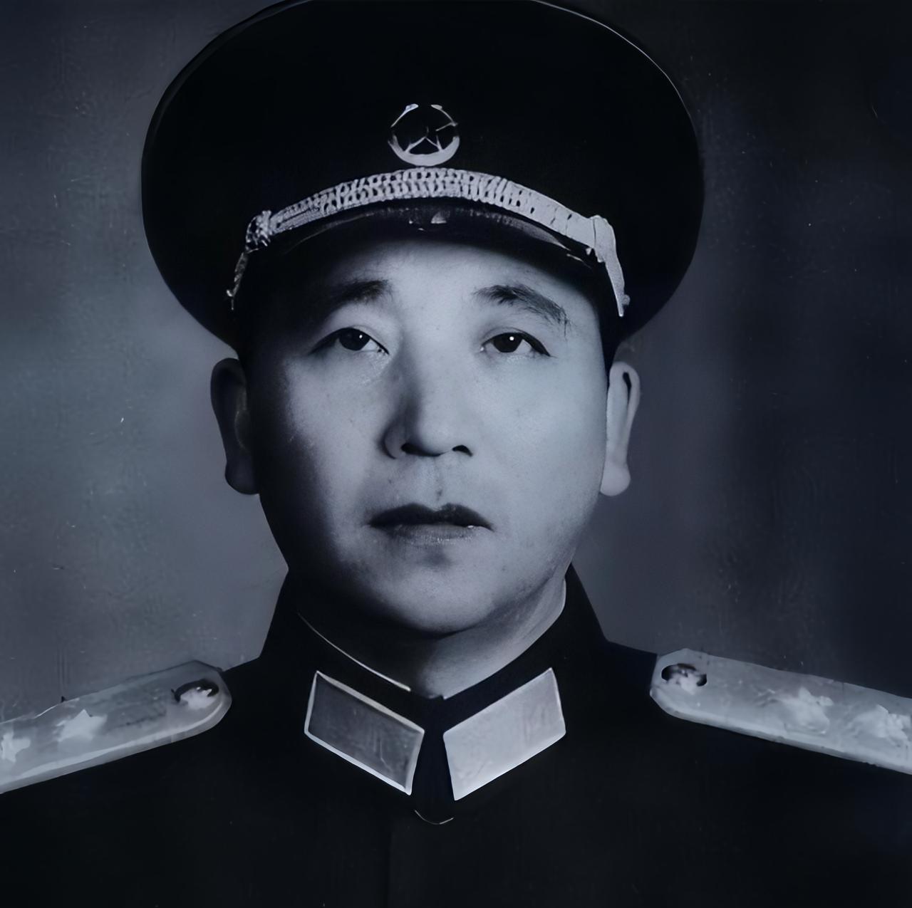 1966年开国上将阎红彦从北京开完会，回到昆明，昆明军区司令员秦基伟去看他，阎红