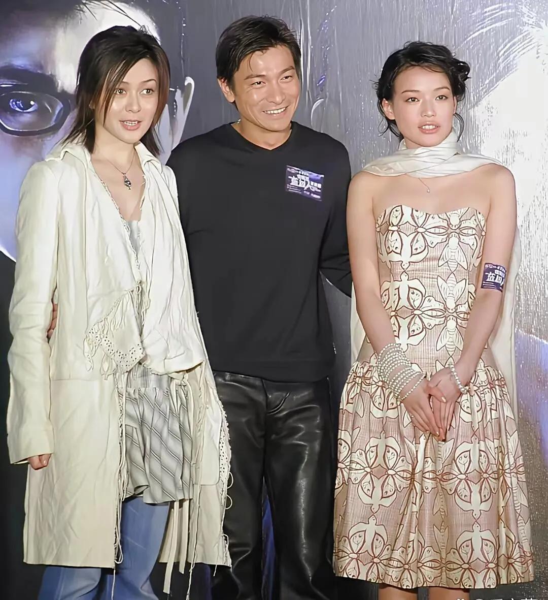 真土，土的掉渣，土掉大牙。你能想象吗？刘德华、关之琳、舒淇也有如此土的时候。