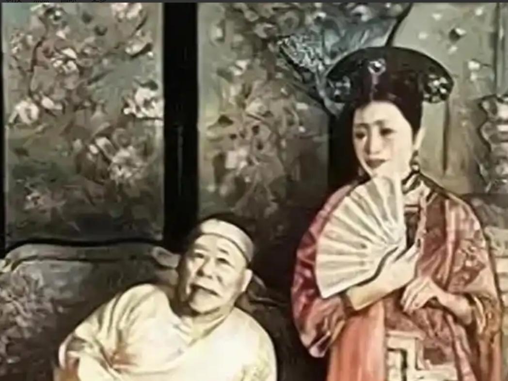 1798年，88岁的乾隆娶了13岁的晋妃。乾隆共有45位妃嫔，晋妃是