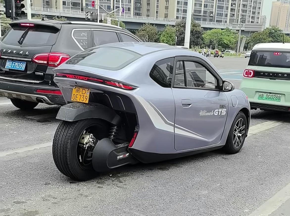 我靠，这个特鲁夫GT5电动倒三轮摩托车，有点帅啊