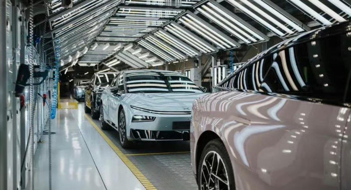 【2026款小鹏P7+在奥地利工厂完成试制将于1月9日登陆欧洲】1月5日，小鹏