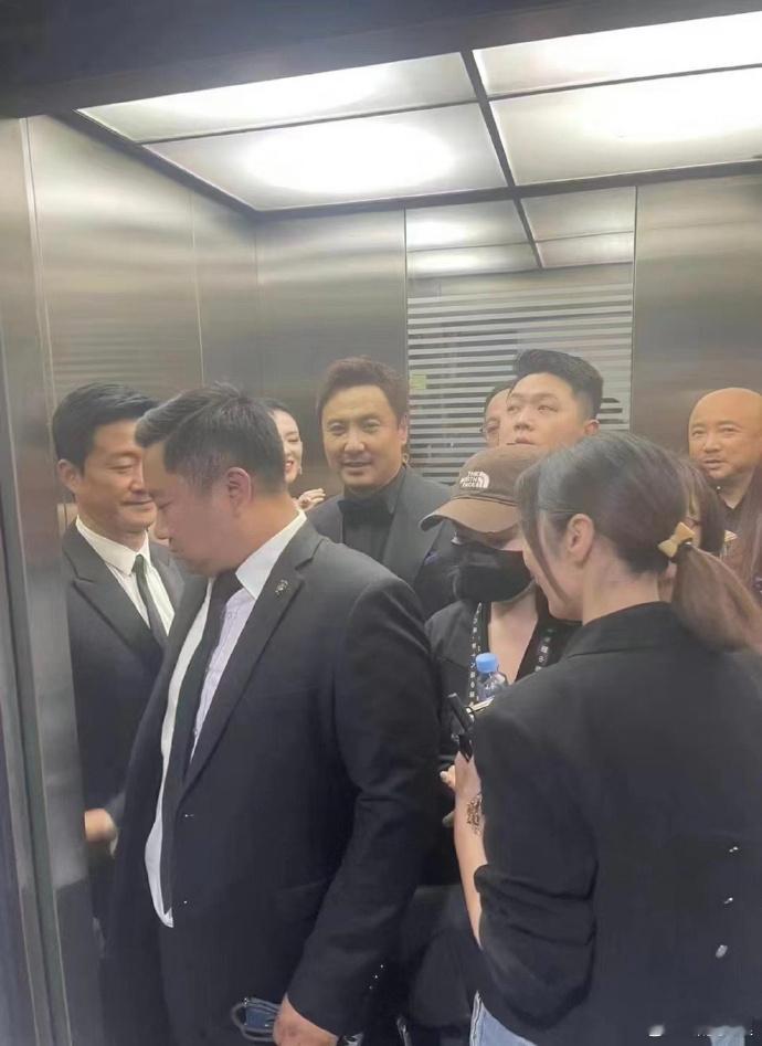 徐峥剃成光头的原因找到了