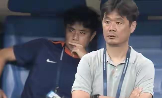 李霄鹏大概率要带上他的爱徒走了，离开他的家乡球队青岛海牛。煎熬大半年的李霄鹏终