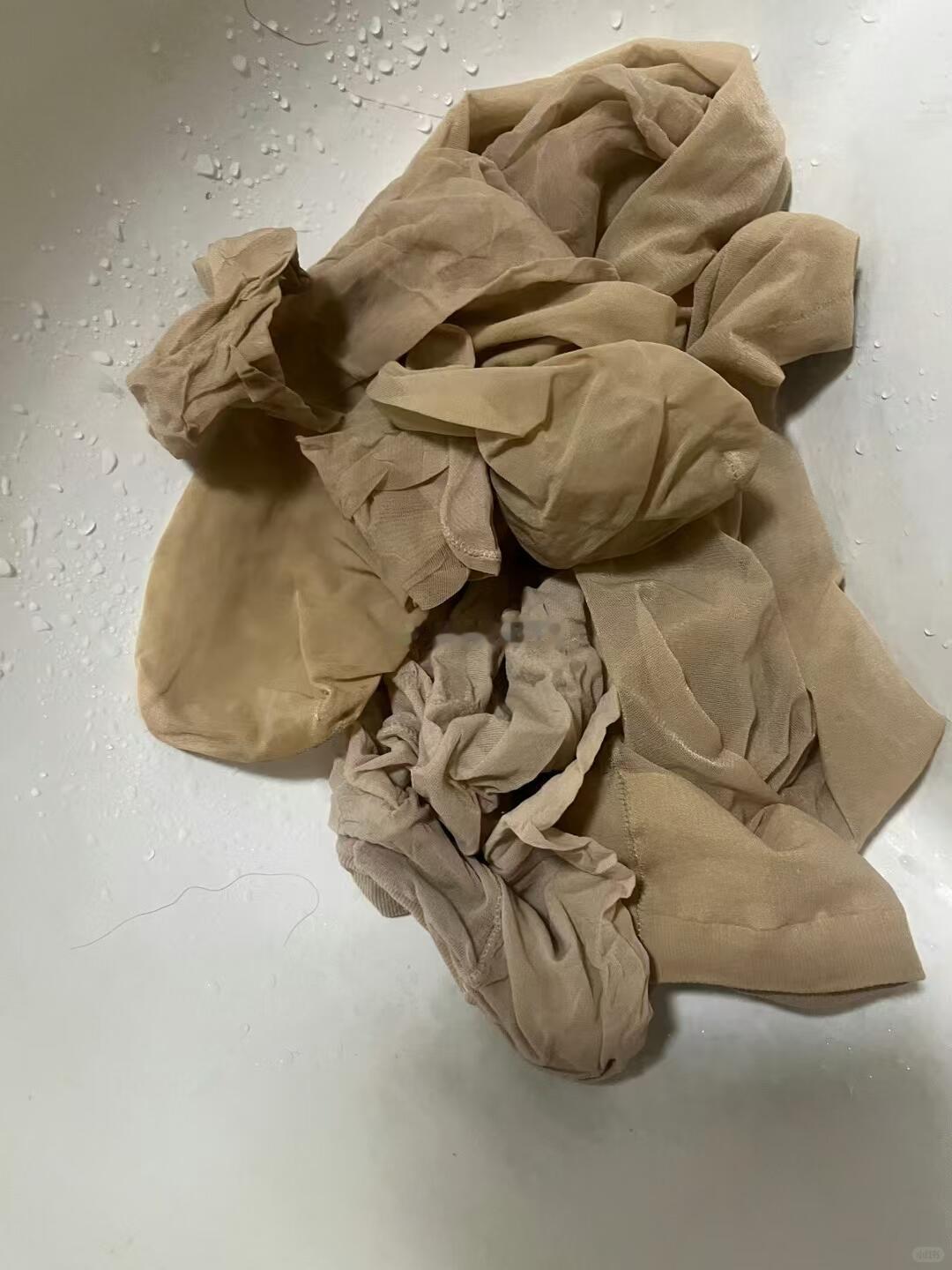 洗袜子的全过程