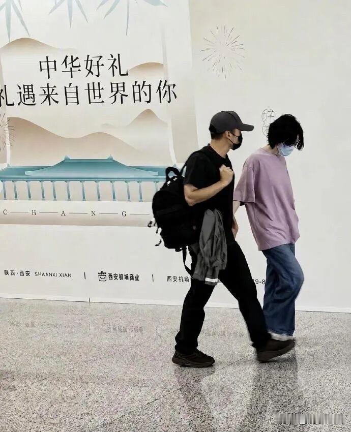 有时候真是搞不懂王菲和谢霆锋，两个人在一起相伴已经12年了，并且她们各自的孩子也