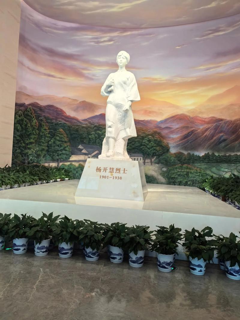 杨开慧这一家子，真是满门忠烈，四代书香！一说起杨开慧，很多人知道她是毛主席的