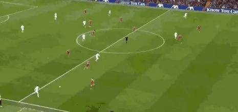 “索博斯洛伊，失误很低级”詹俊喜欢编顺口溜，索博斯洛伊任意球绝杀阿森纳时的“索