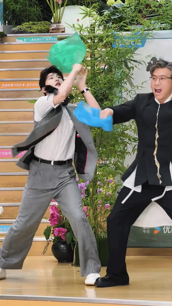 谁李乃文和杨洋打包送去一个综艺的？看他俩搞砸了一切[捂脸哭]两人形不形象不重要，