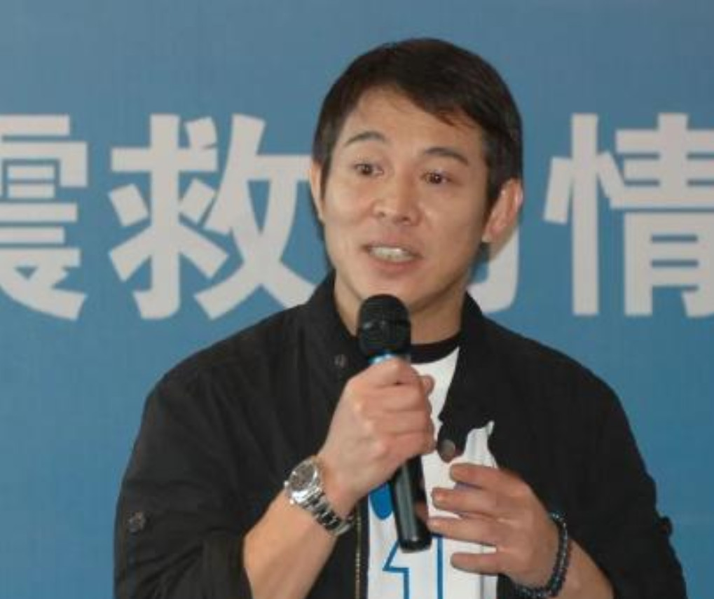 2007年，李连杰：“我敢拍着胸脯说，我从来没做过一件对不起中华民族的事！”鲁豫