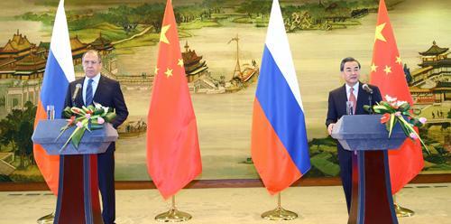 中国高层绝对有高人！不得不说，中国这十多年在国际上的战略非常成功，而王部长更是历