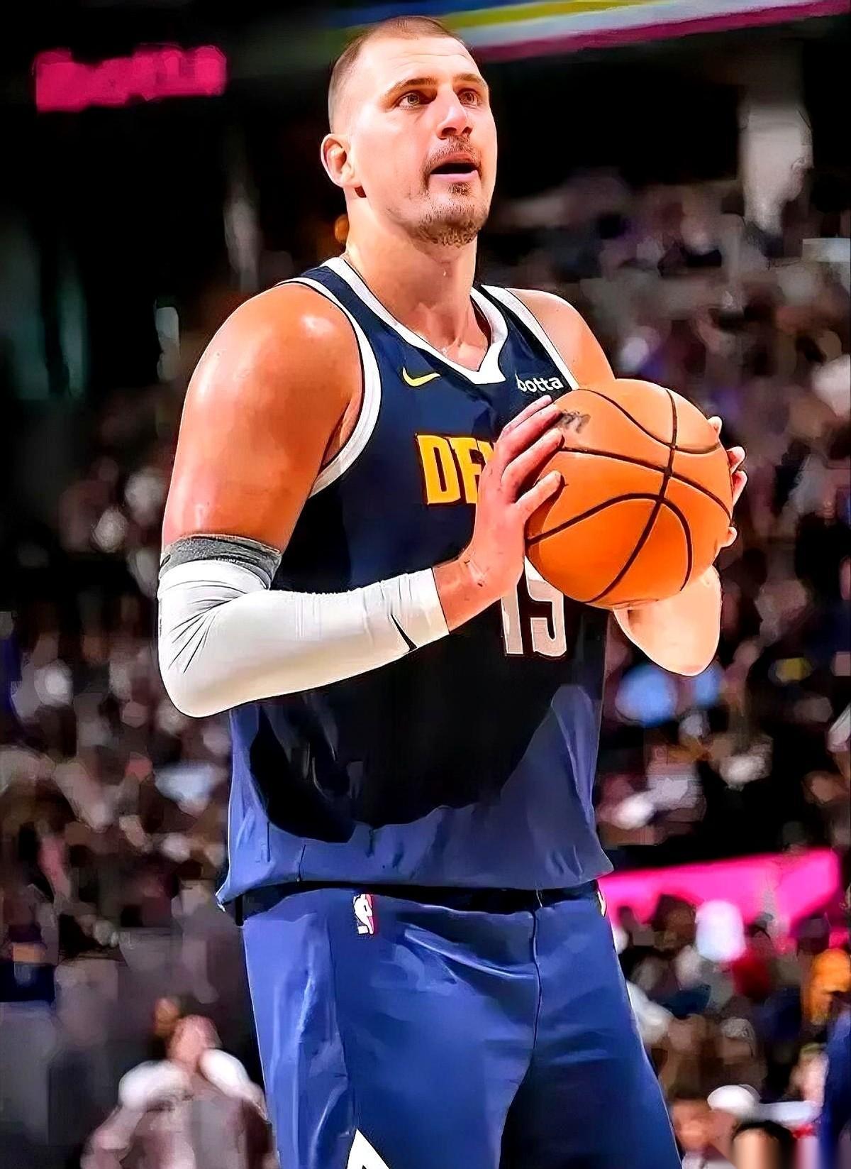 东契奇场均33分的数据，刚被一张更残酷的报表撕开了。那上面写着，他每次出手，篮