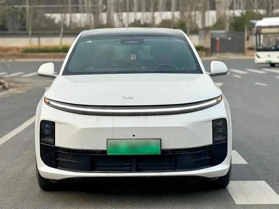 为什么我不建议你买杂牌新能源车？很容易“贪小便宜吃大亏”！先说一个真实案例，我