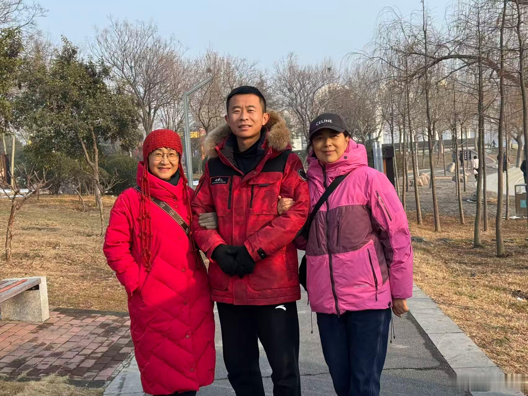 中午下课收到我妈的信息，说让我再帮她买点吃的，就用手机帮她下单买了一些。不得不说