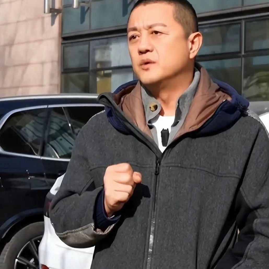 最近李亚鹏这件事，普通人集体竭力捐款，所有明星和名企集体失声，是因为没有利益