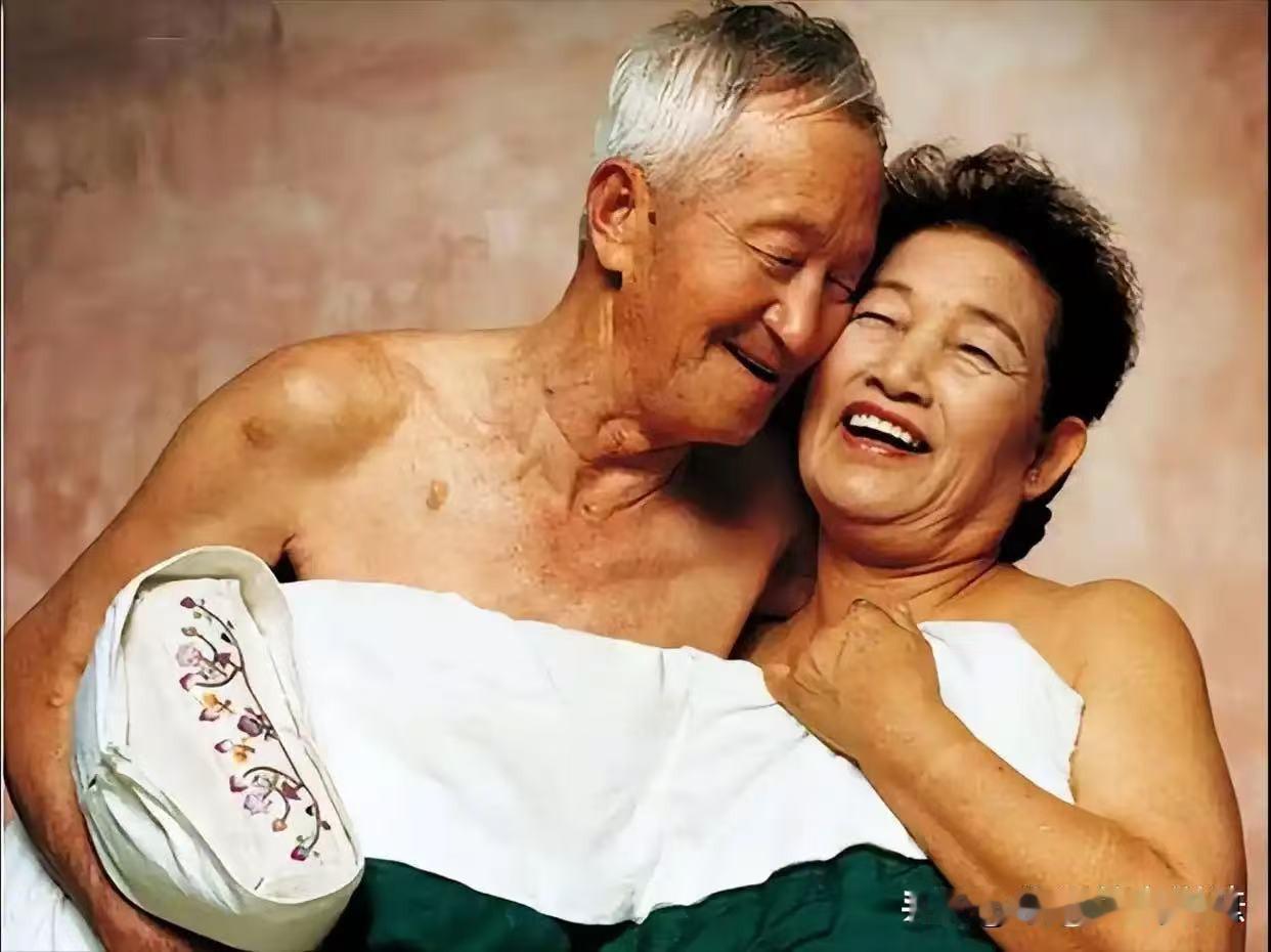 我公公婆婆都六十七岁了，两口子还照样过夫妻生活，我每次想起这事儿就觉得别扭，背地