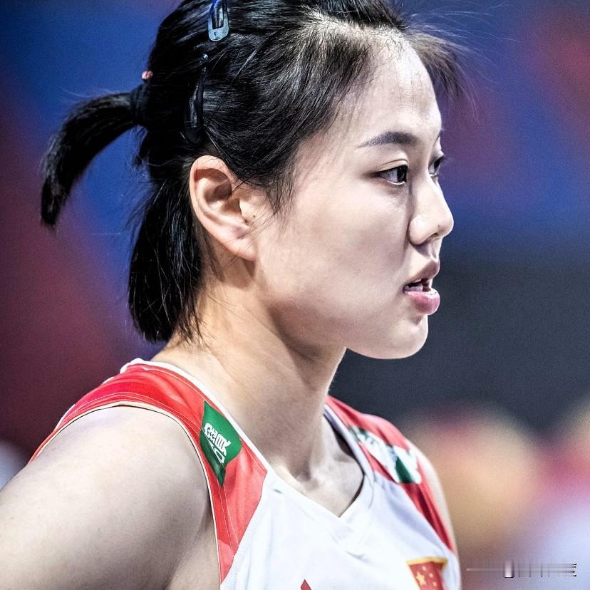 女排主场丢掉冠军，这四点令人印象深刻。一，老将龚翔宇虽然入选了新一期女排，但显