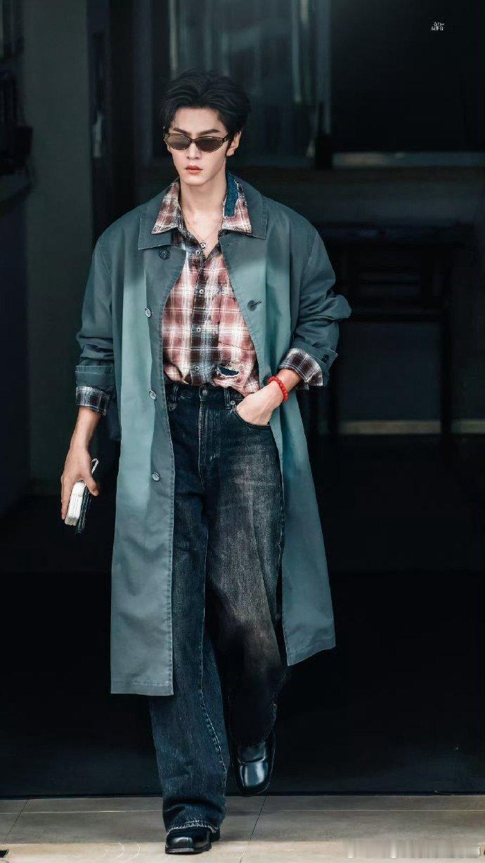 陈哲远张婧仪你好星期六上班路透看到陈哲远张婧仪的上班路透，颜值组合太养眼，氛围感