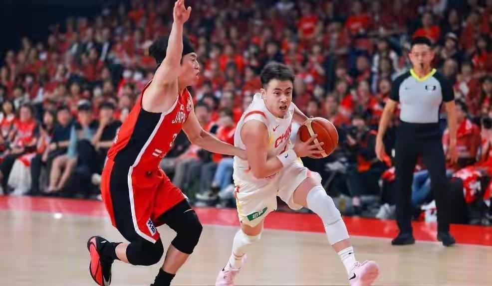 国际篮联严惩！中国男篮遭遇2次误判细节曝光，中国篮协应上诉，中国男篮遭受2次误判