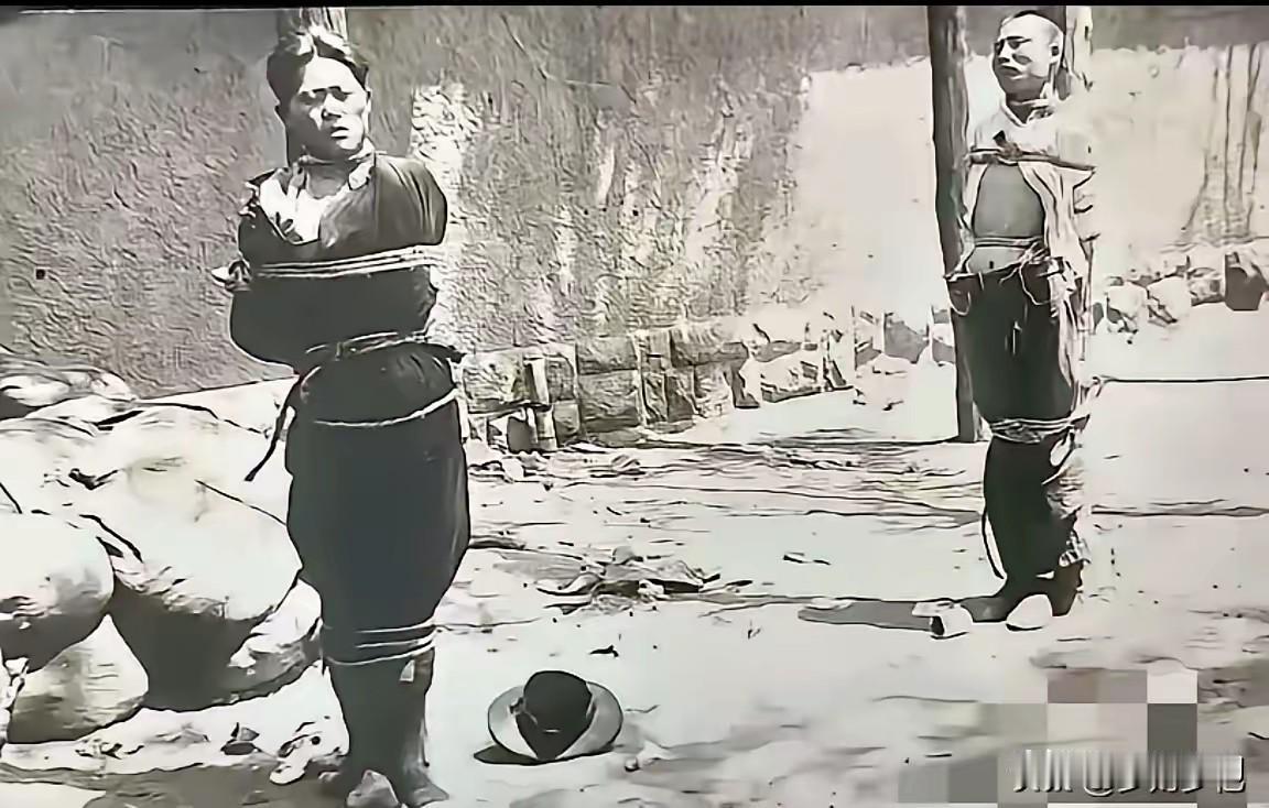 照片上被绑着人就是号称中国第一外交家的蔡公时。震惊中外的五三惨案和后来的五卅掺案