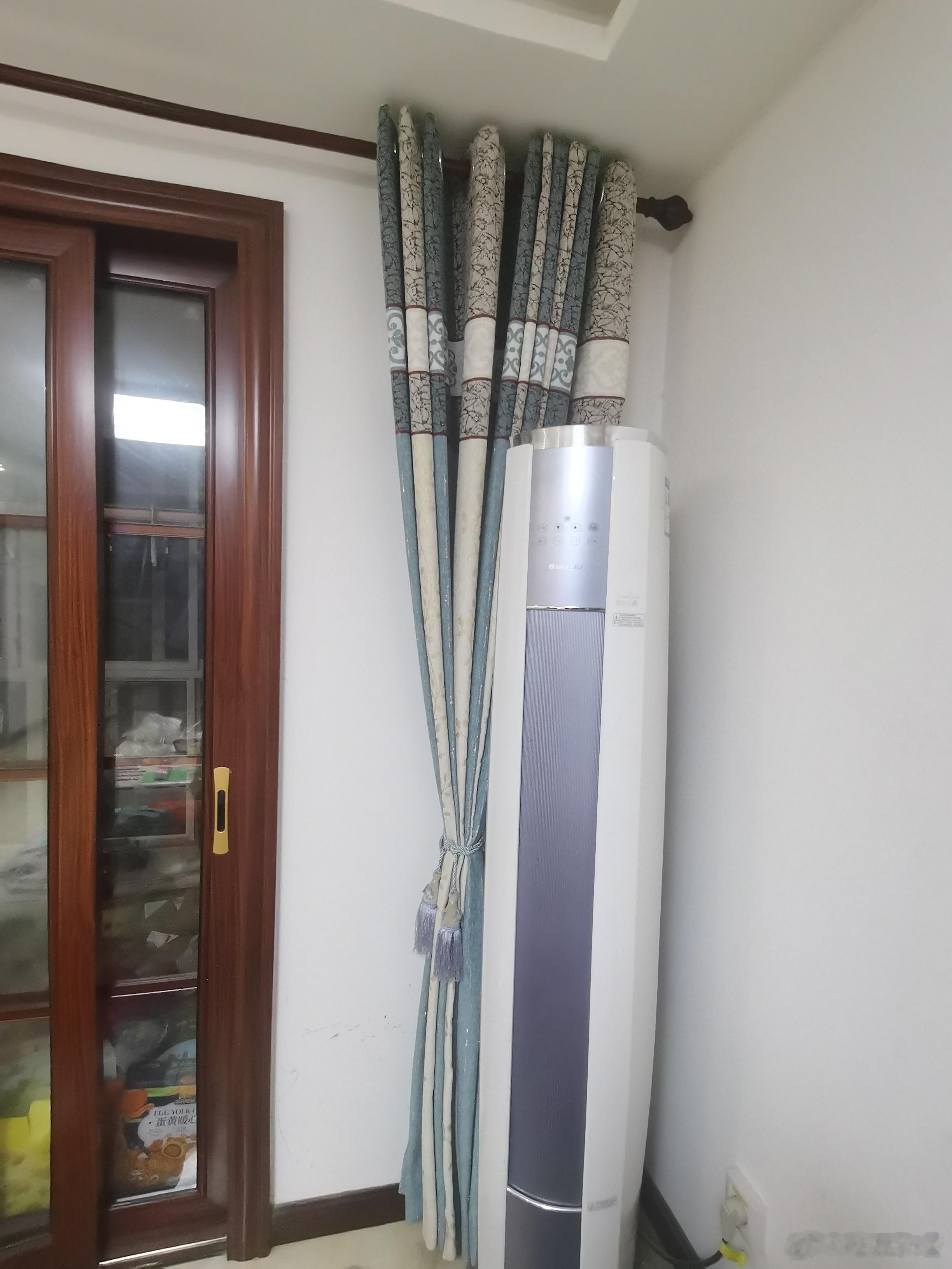 格力高管人形温度计青春之歌冰雪季我家全部用的格力空调，无论房间还是客厅，都是