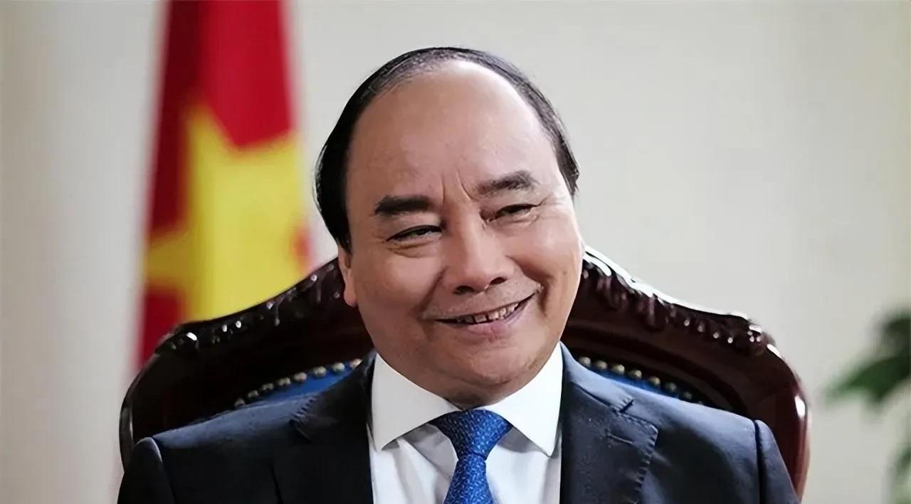 阮春富这下笑不出来了，原本他以为把越南总理辞掉后，这事情就两清。万万没想到苏林一