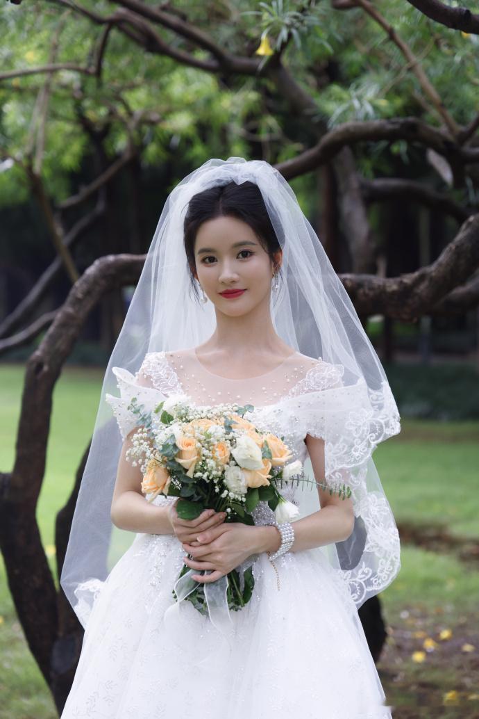 1、刘些宁张康乐两人现在都很被资本看好，《公主》定了他俩，班底配制都不错，是按照