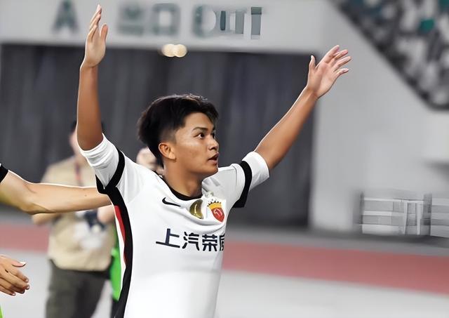 双方都是前中超冠军，本赛季快跌入保级圈中，此战为生死战，荣誉战，看谁笑到最后？