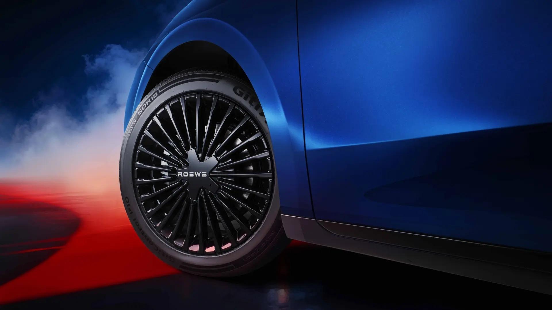 荣威M7黑马版官图发布，朋友们觉得好看嘛？专属定制的蓝黑色车漆格栅/轮毂/侧裙为