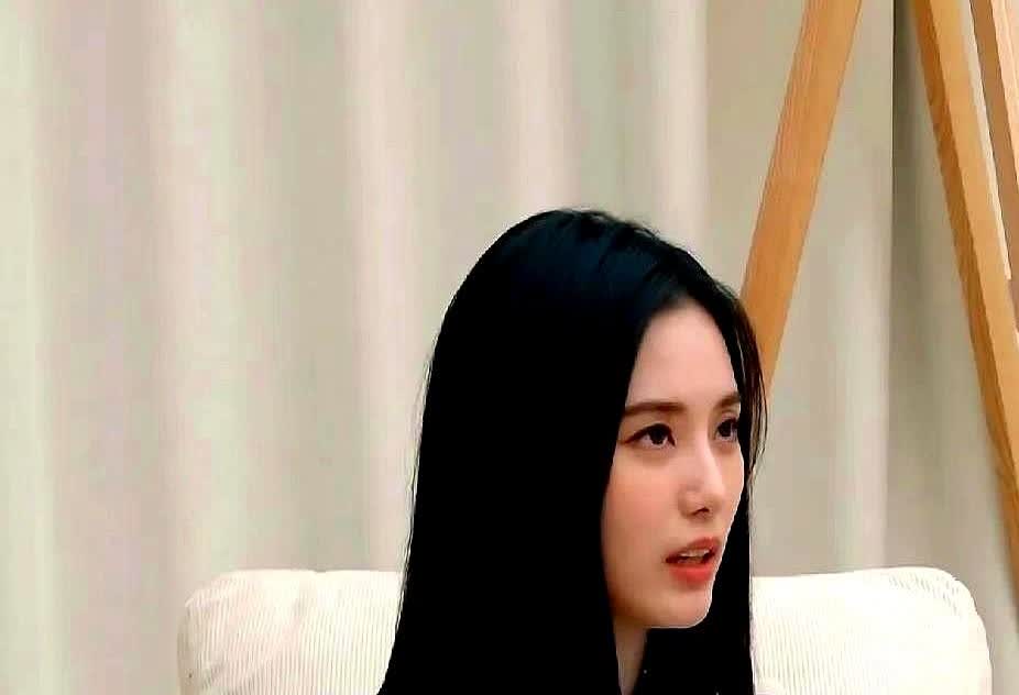 徐艺洋：“我这两年很少出门和朋友聚会，黄子韬也不喜欢我出门，他哪怕是在家里玩游戏