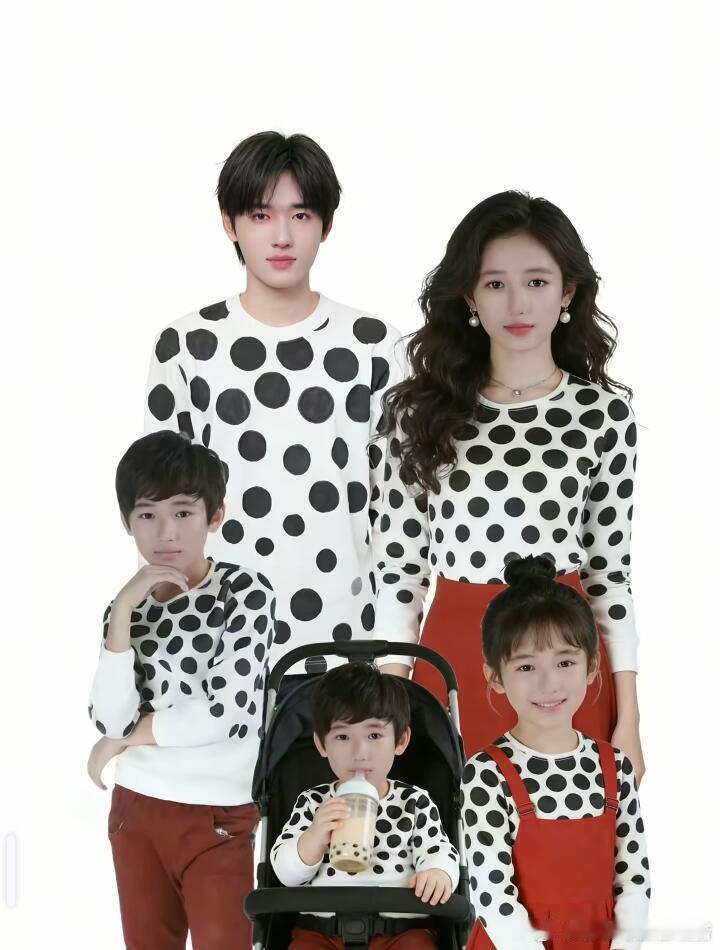 笑死我了珍珠小子一家五口全家福🧑🧑🧒小宝宝喝的还是珍珠奶茶🧋cr：🍠宋