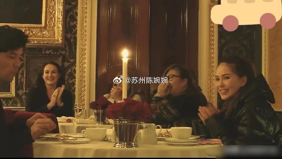 昆凌，让整个娱乐圈都羡慕了！4月2日，天王嫂昆凌，突然冲上了高位热搜，没想到，是