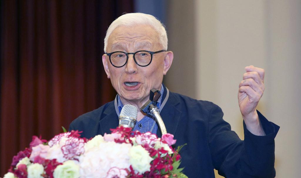 魔怔了！因组织名称含“中华”二字曹兴诚请辞“中华文化总会”执行委员联华电子