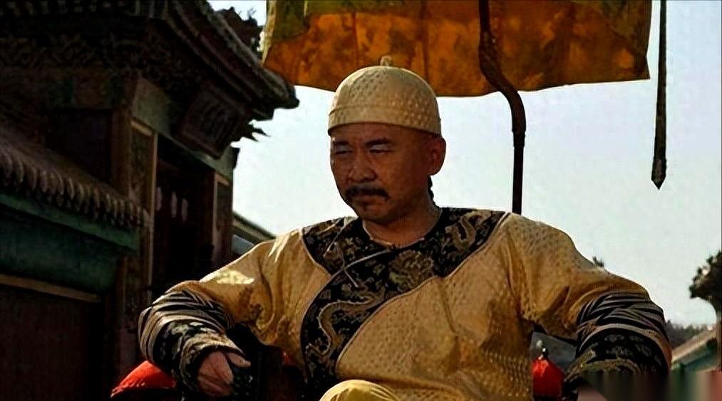 雍正临死前，只点了两个人给他殉葬。一个是帮他稳坐江山的皇后。另一个，竟然是他