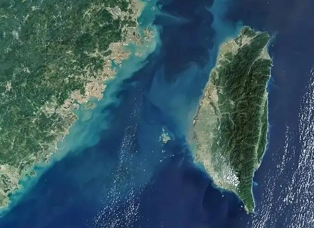 台湾要员曾放话：满足这三条件，台湾自动回归，第一实行“一国两制”，第二将所有的汉