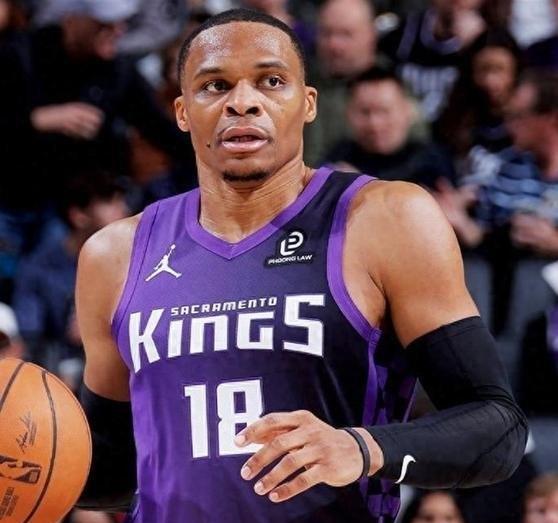 不吹不黑，今日威少和库里对决的数据表现对比！！威少：今日对阵勇士，出战28分钟