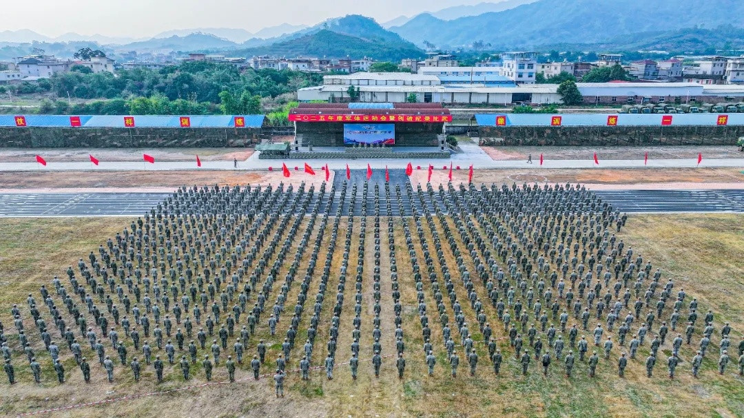 二郎山劲旅，即73集团军某工化旅。当地可是群英荟萃，一个镇就三支部队。刚看了看，