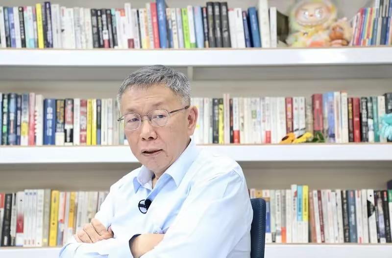 善于投机的柯文哲三批赖清德，黄国昌尴尬，国民党稳赚！柯文哲还在玩